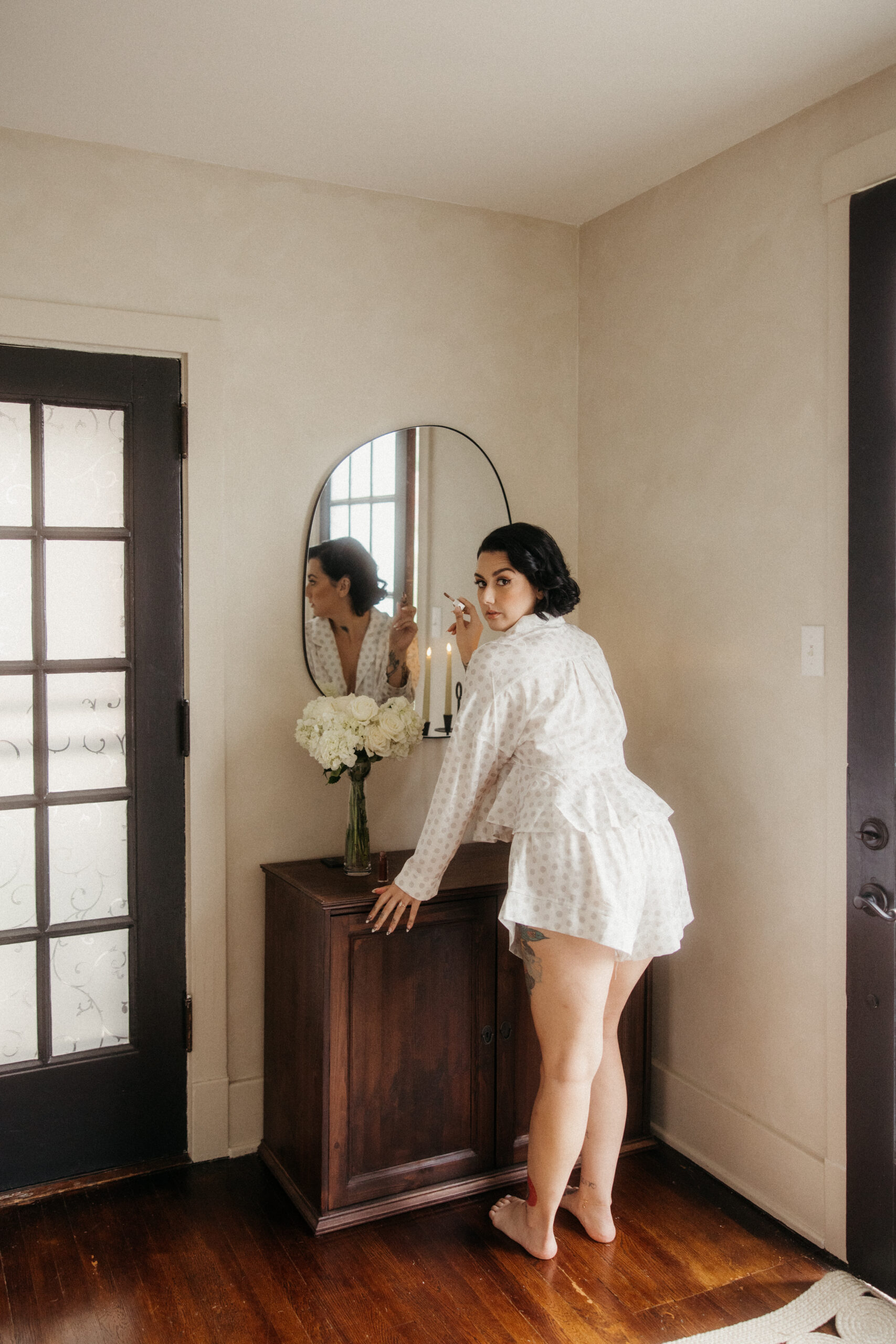 Bridesmaids and bride getting ready at Museum Lab Pittsburgh
