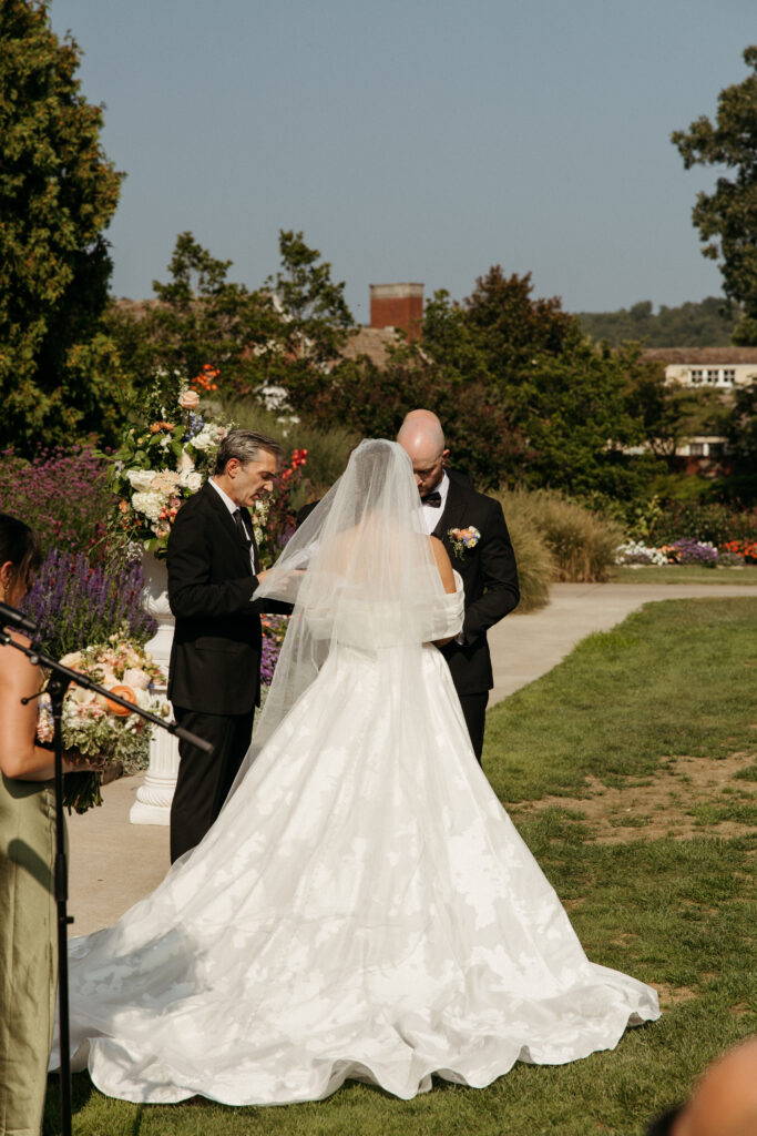 Elegant wedding portraits at Fox Chapel Golf Club captured by Pittsburgh wedding photographer