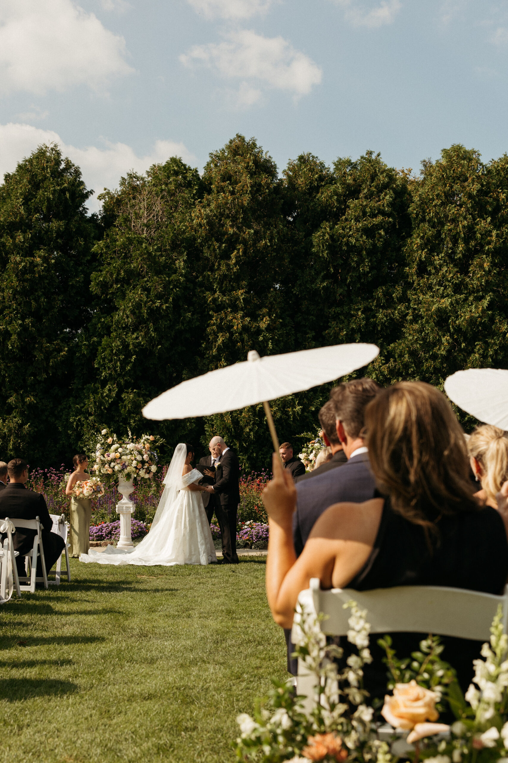 Elegant wedding portraits at Fox Chapel Golf Club captured by Pittsburgh wedding photographer