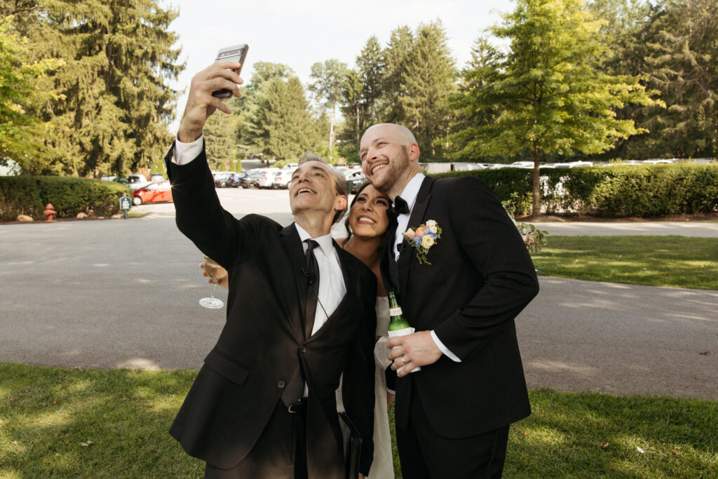 Elegant wedding portraits at Fox Chapel Golf Club captured by Pittsburgh wedding photographer