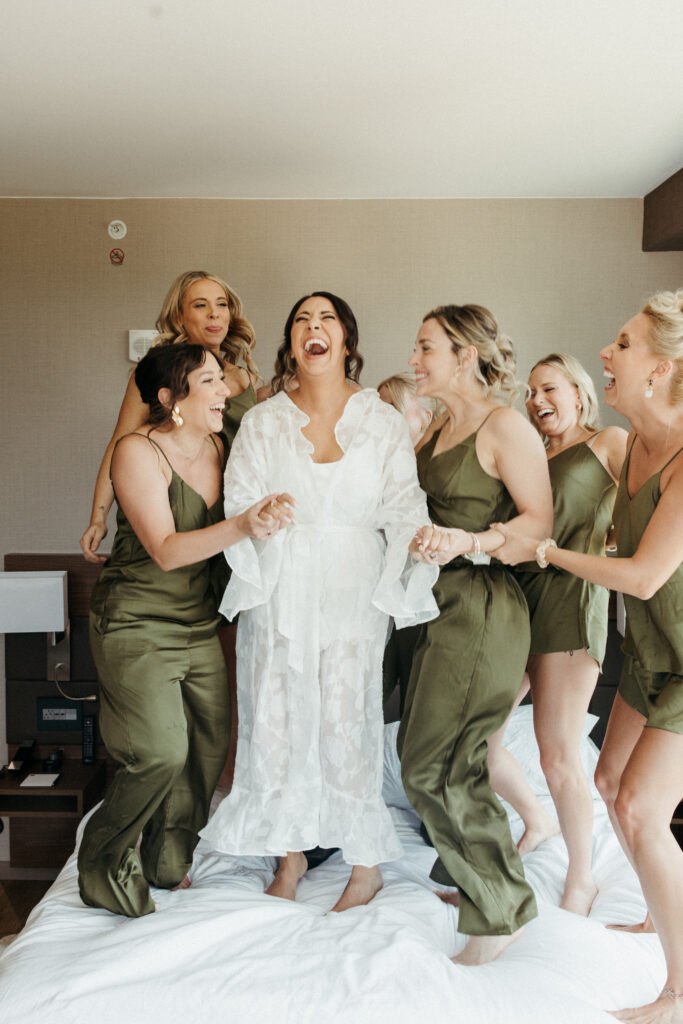 Bride getting ready photos in Pittsburgh pa