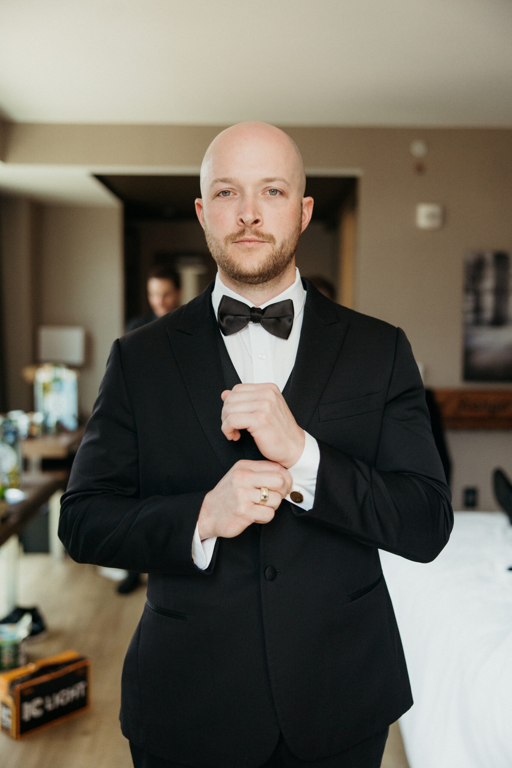 Groom getting ready fox chapel golf club