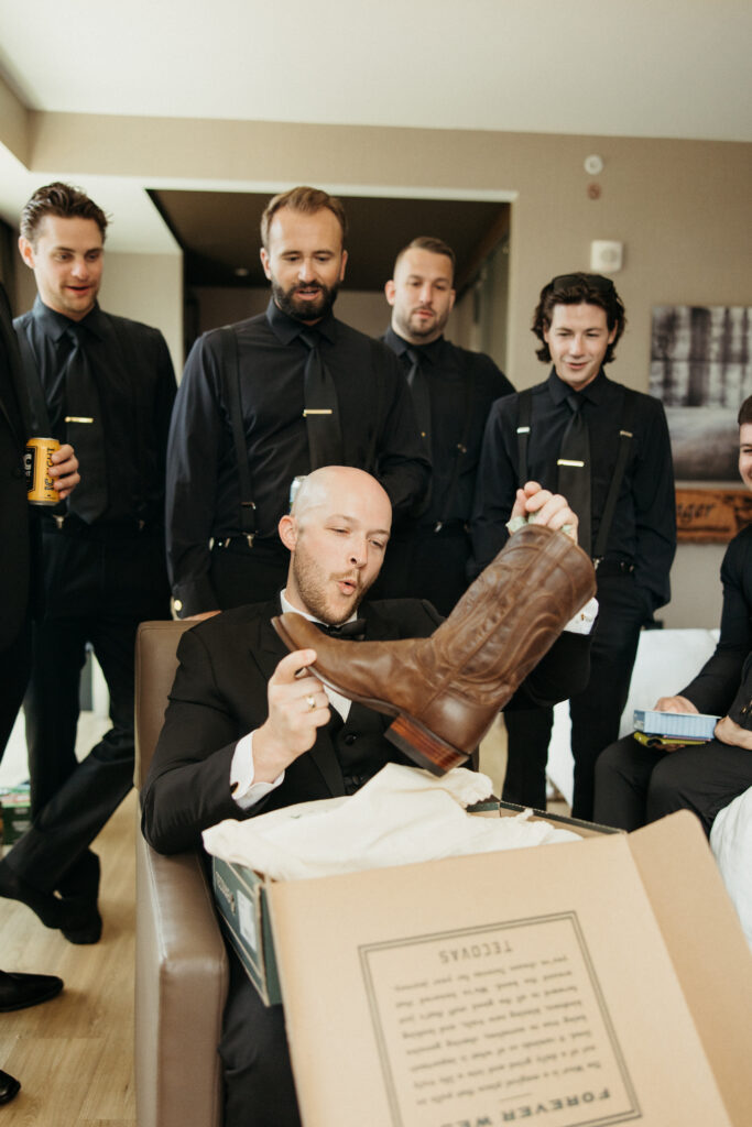 Bride and groom portraits at Fox Chapel Golf Club during Pittsburgh wedding