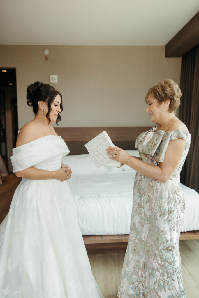 Bride and groom portraits at Fox Chapel Golf Club during Pittsburgh wedding