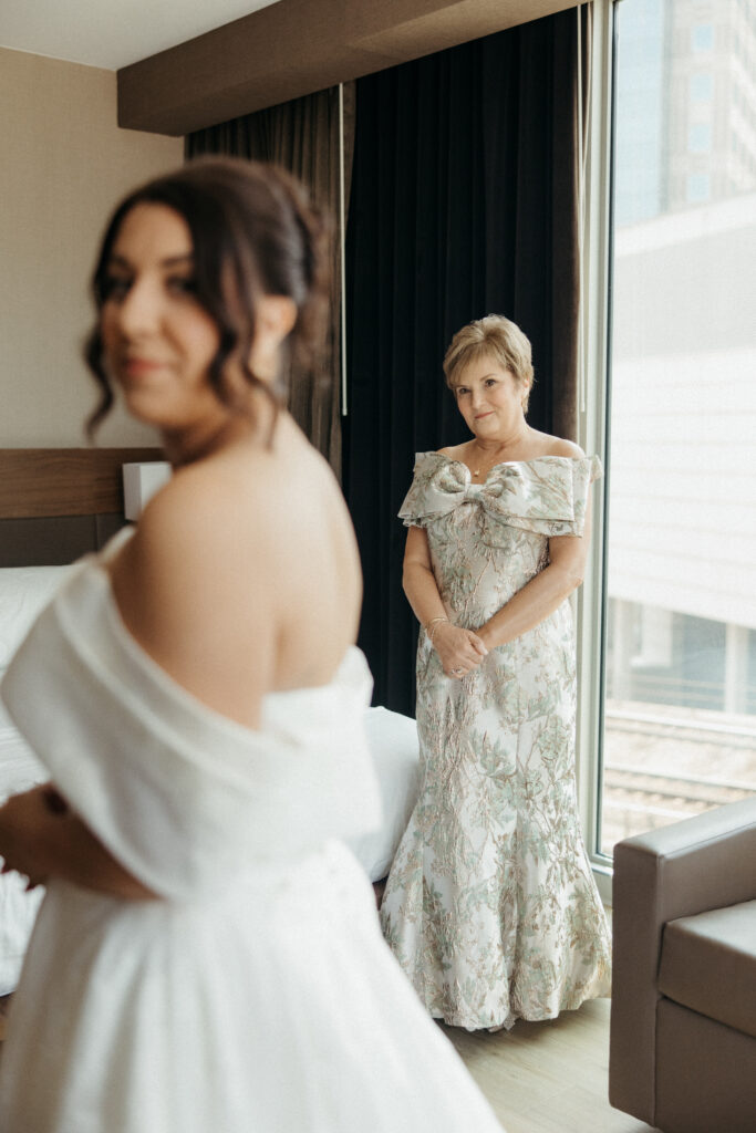 Bride and groom portraits at Fox Chapel Golf Club during Pittsburgh wedding