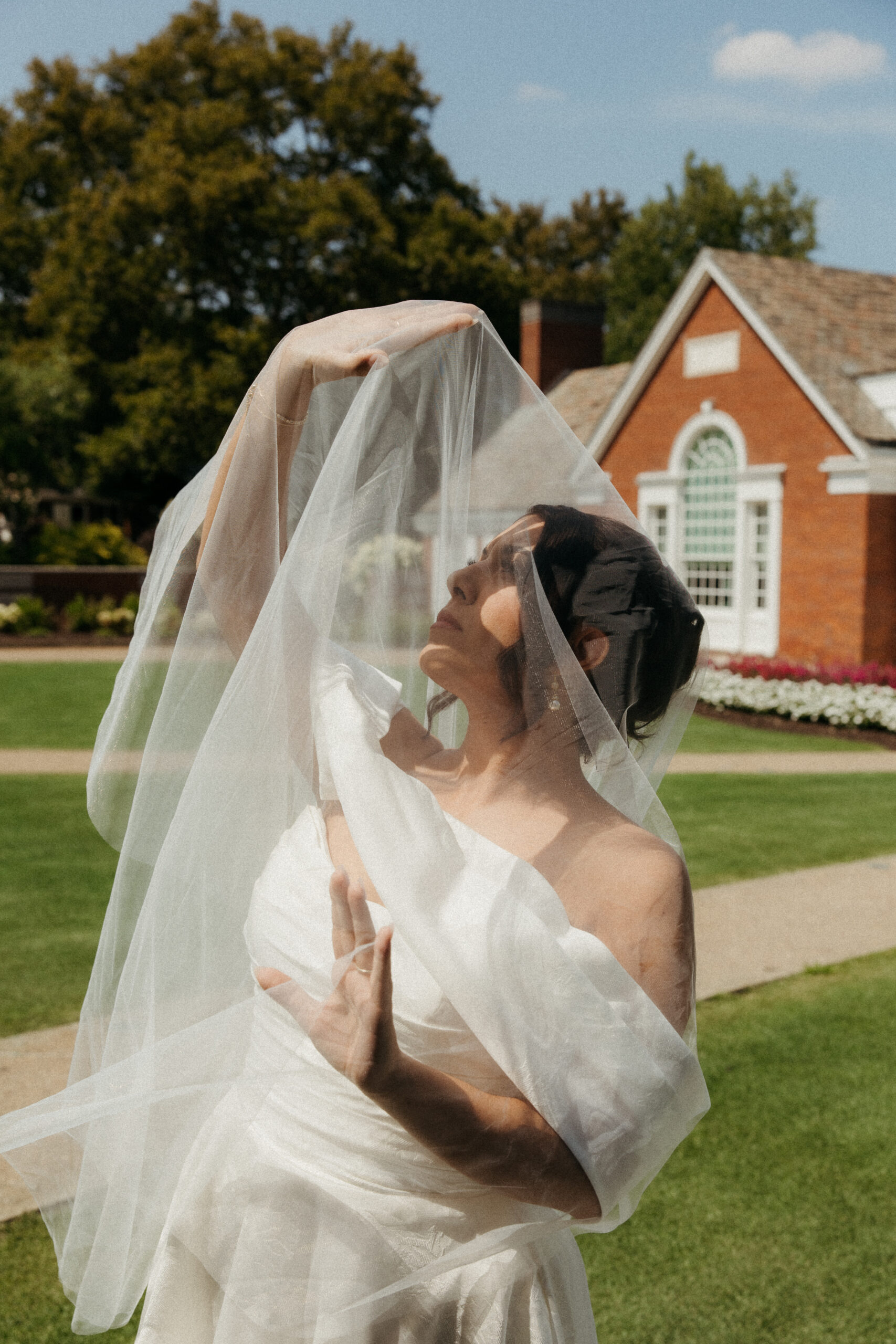 Bride and groom portraits at Fox Chapel Golf Club during Pittsburgh wedding