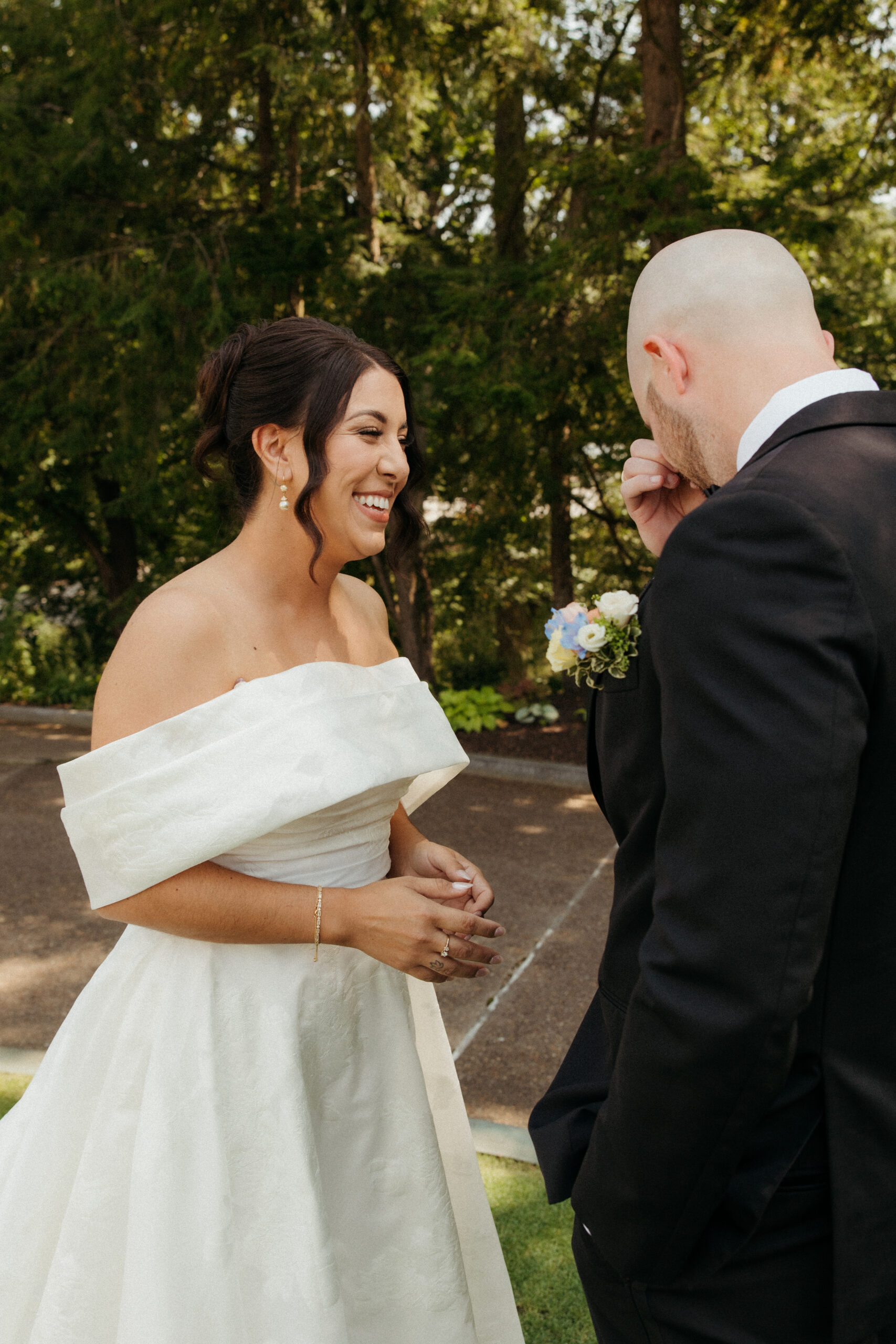 Bride and groom portraits at Fox Chapel Golf Club during Pittsburgh wedding
