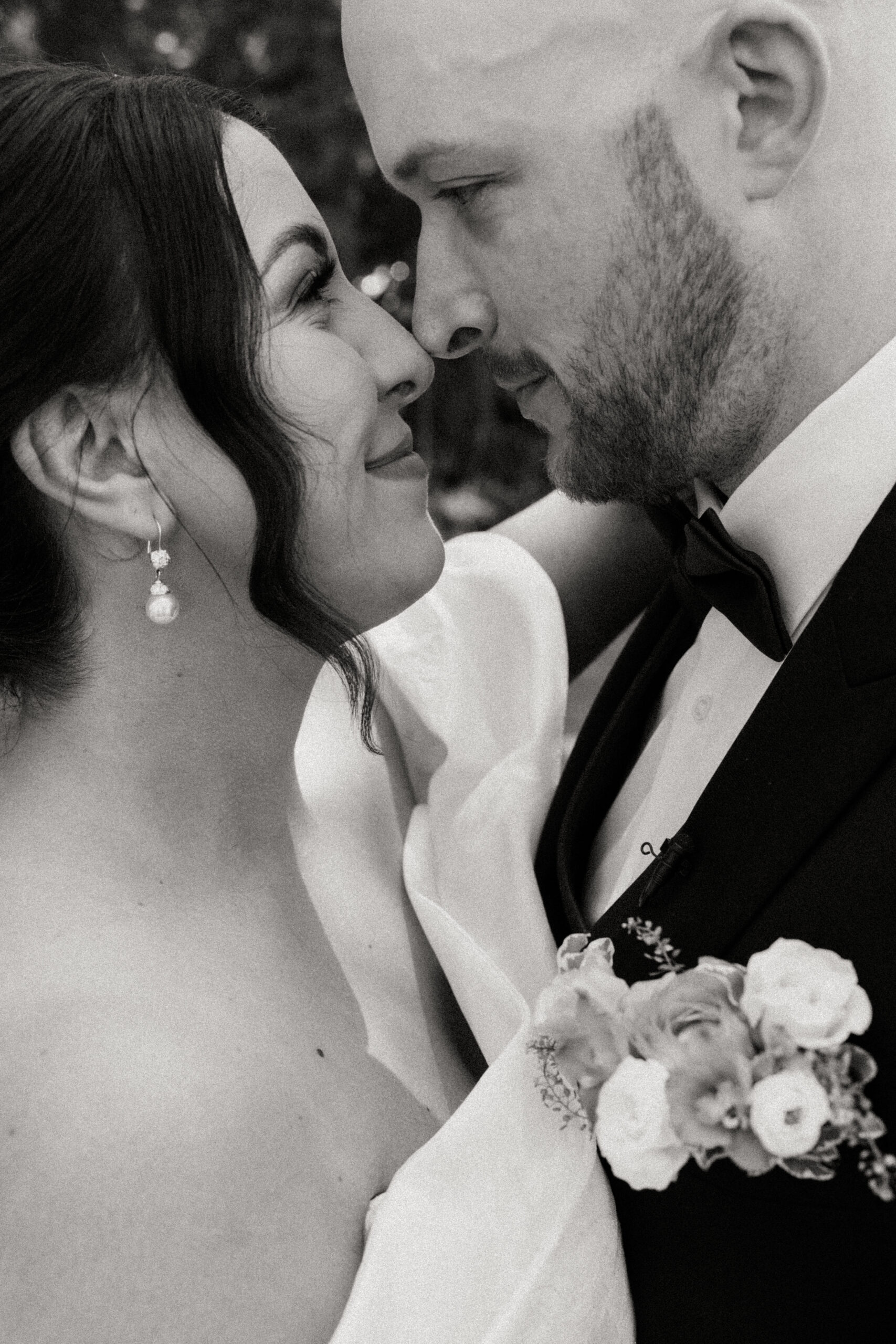 Bride and groom portraits at Fox Chapel Golf Club during Pittsburgh wedding