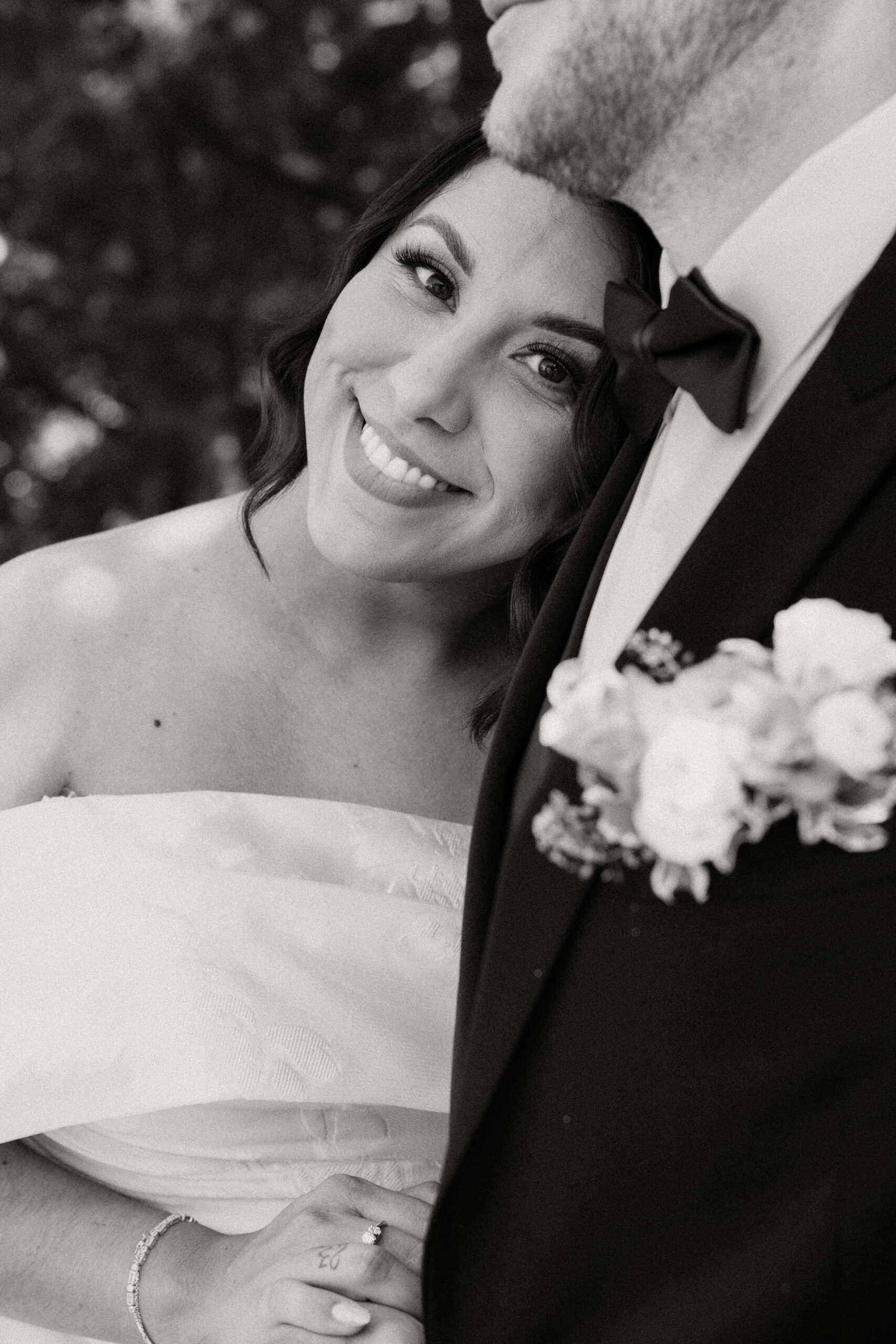 Bride and groom portraits at Fox Chapel Golf Club during Pittsburgh wedding