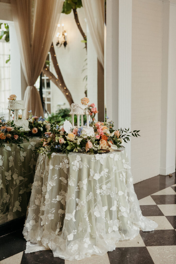 Elegant wedding portraits at Fox Chapel Golf Club captured by Pittsburgh wedding photographer